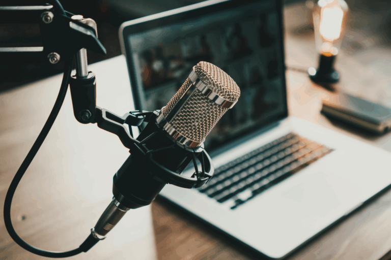Audio-Marketing: Wie professionelle Podcast-Produktion Reichweite & Vertrauen aufbaut