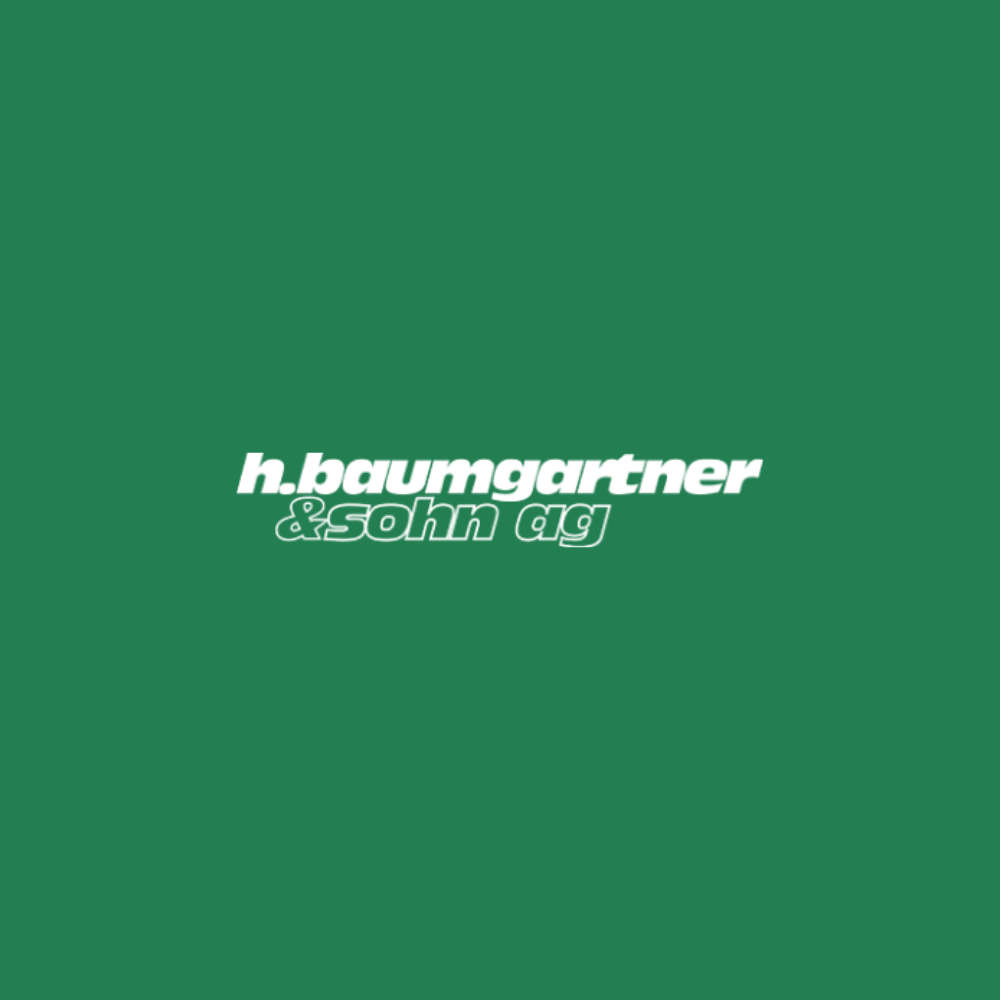 Das Logo von H. Baumgartner & Sohn AG zeigt den Firmennamen in einer kräftigen, weißen, leicht kursiven Schrift auf grünem Hintergrund. Es vermittelt Stabilität und Dynamik zugleich und repräsentiert das Unternehmen in einem klaren, modernen Stil.