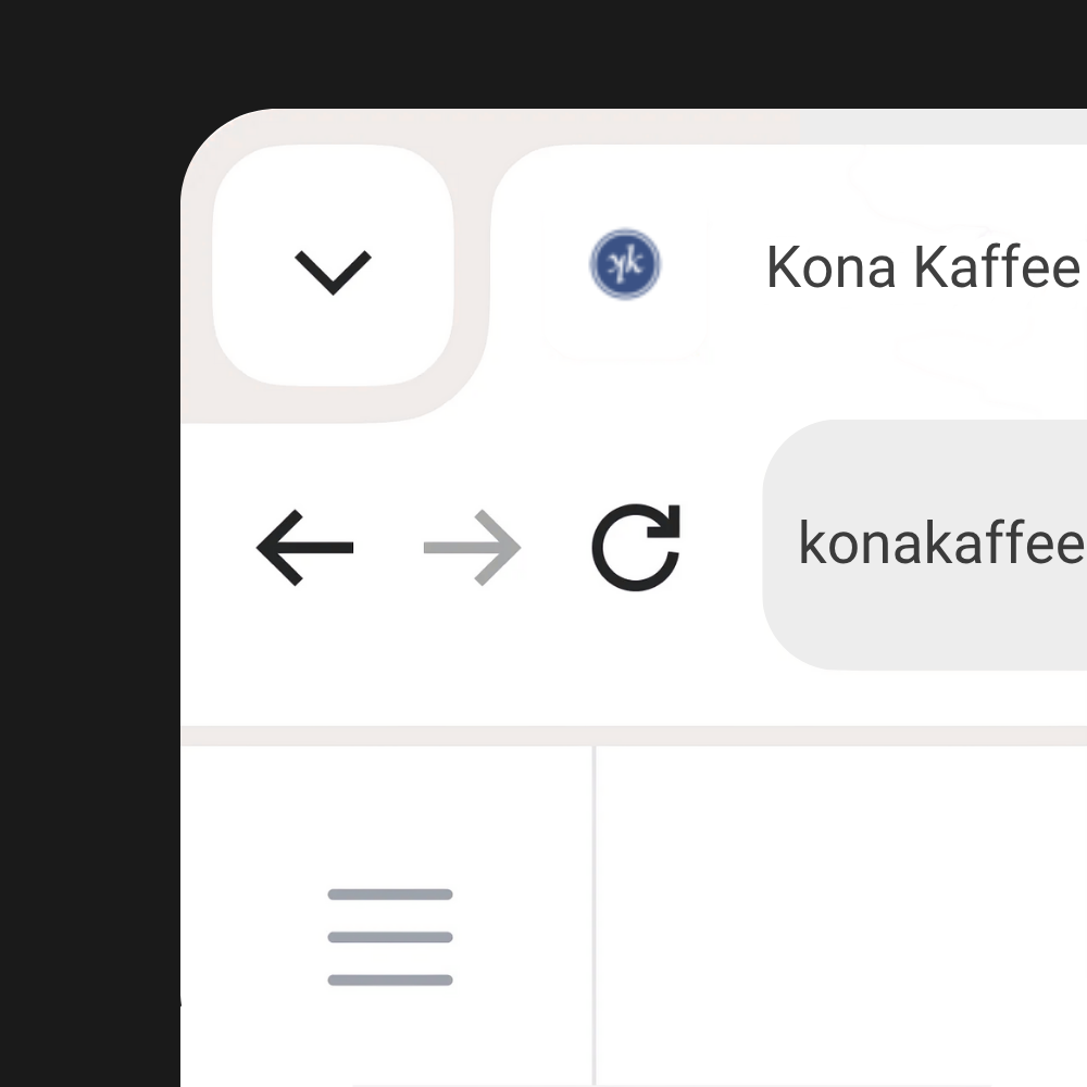 Ausschnitt einer Browser-Adressleiste mit dem blauen Kona-Kaffee-Favicon neben dem Seitentitel sowie Navigationssymbolen wie Zurück-, Weiter- und Aktualisieren-Button.