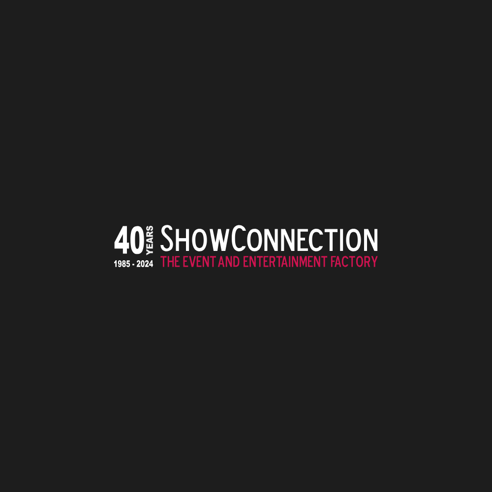 Logo mit der Aufschrift: ‘40 Years 1985–2024 ShowConnection – The Event and Entertainment Factory’ auf schwarzem Hintergrund