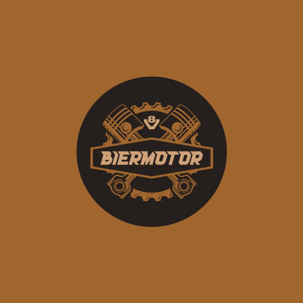 Logo mit schwarzem Kreis und dem Schriftzug ‘Biermotor’, verziert mit zwei gekreuzten Motor-Kolben und mechanischen Elementen im Retro-Stil auf braunem Hintergrund.