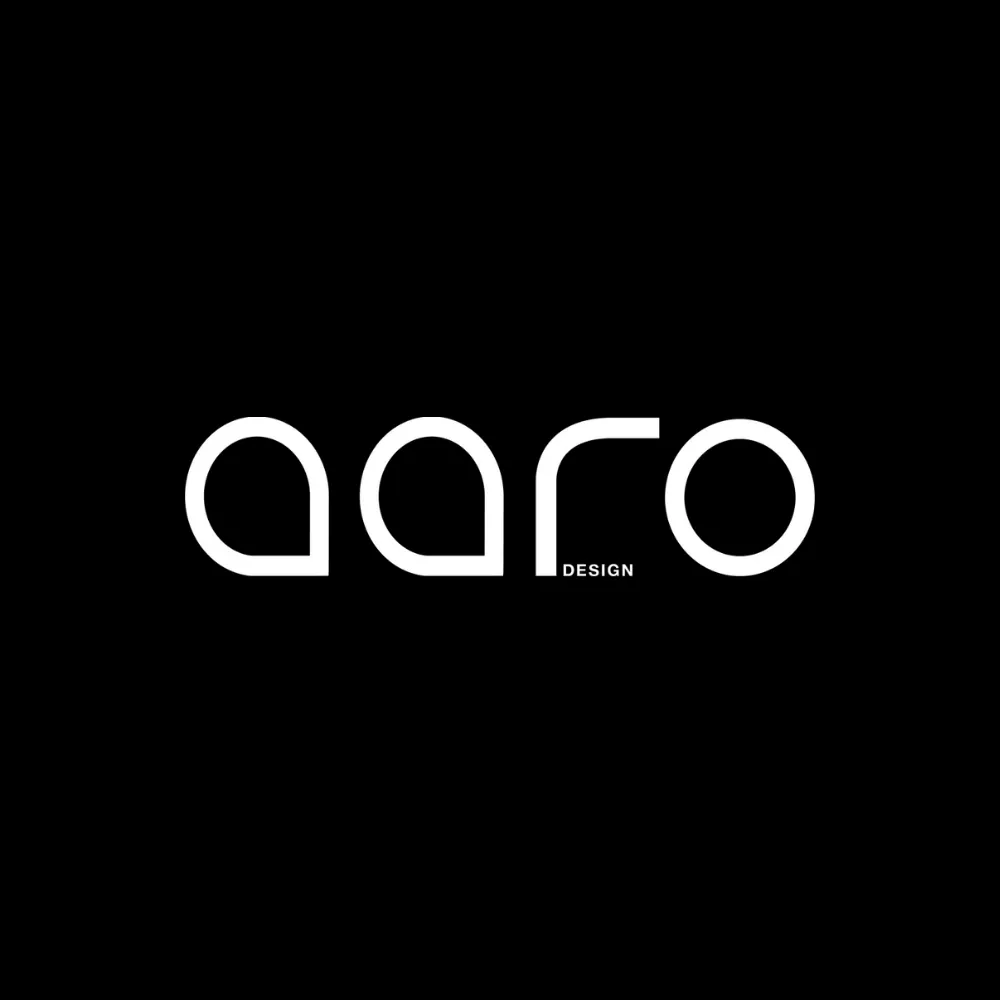 Logo mit dem weißen Schriftzug „aaro“ in einer runden, minimalistischen, futuristischen Typografie auf schwarzem Hintergrund; rechts unterhalb des Buchstabens „r“ steht klein das Wort „DESIGN“.