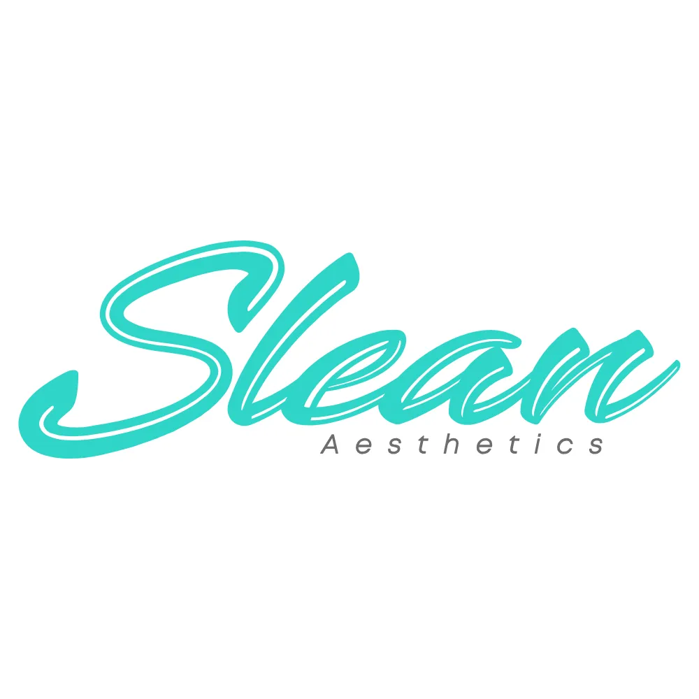 Logo mit dem türkisfarbenen, schwungvollen Schriftzug „Slean“ in großer Schreibschrift; darunter steht das Wort „Aesthetics“ in kleiner, grauer, moderner Schrift.