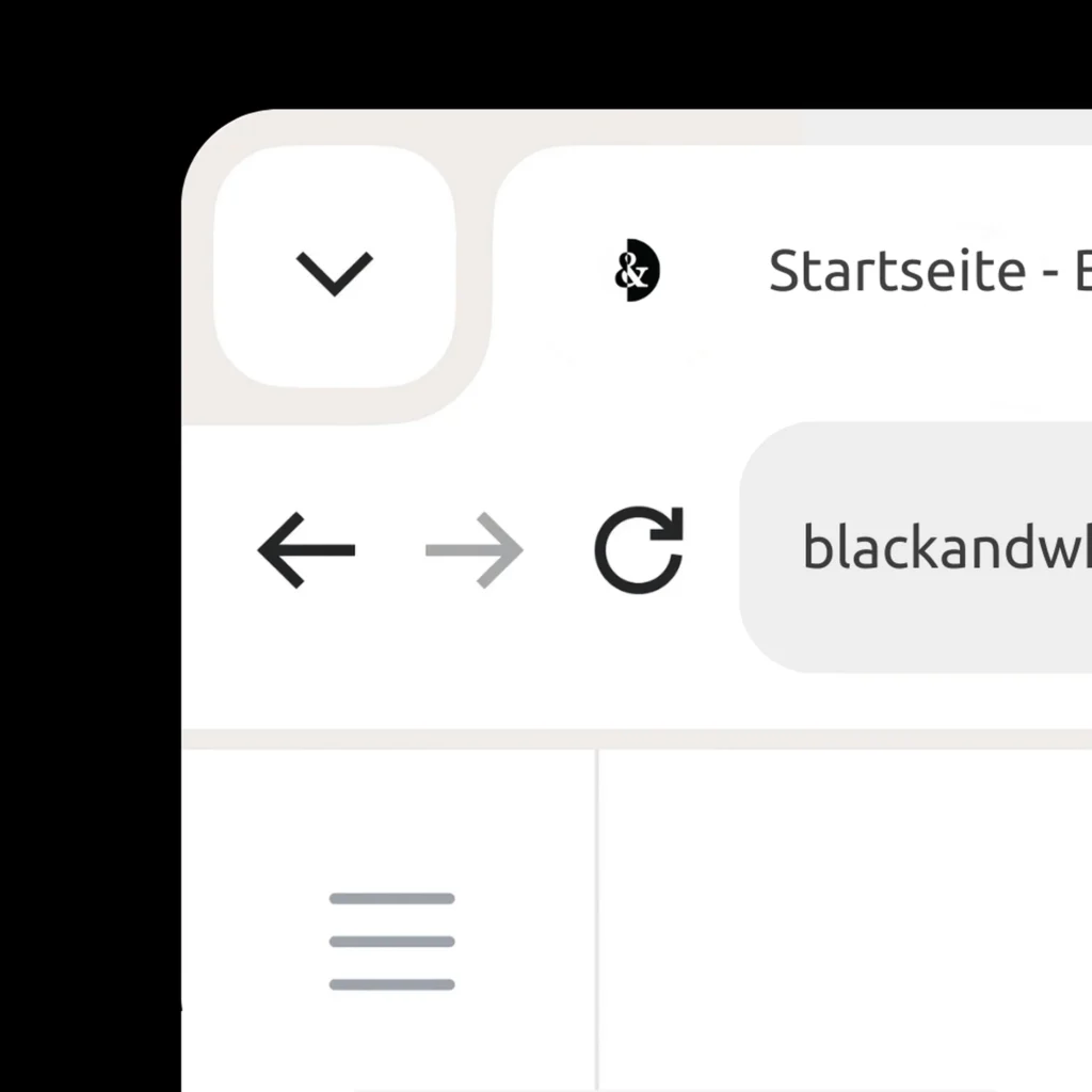 Browser-Ansicht mit Favicon von Black & White Studio: minimalistisches Schwarz-Weiss-Symbol mit Ampersand (&) in geteilter Kreisform, angezeigt in der Adressleiste neben der Startseite.
