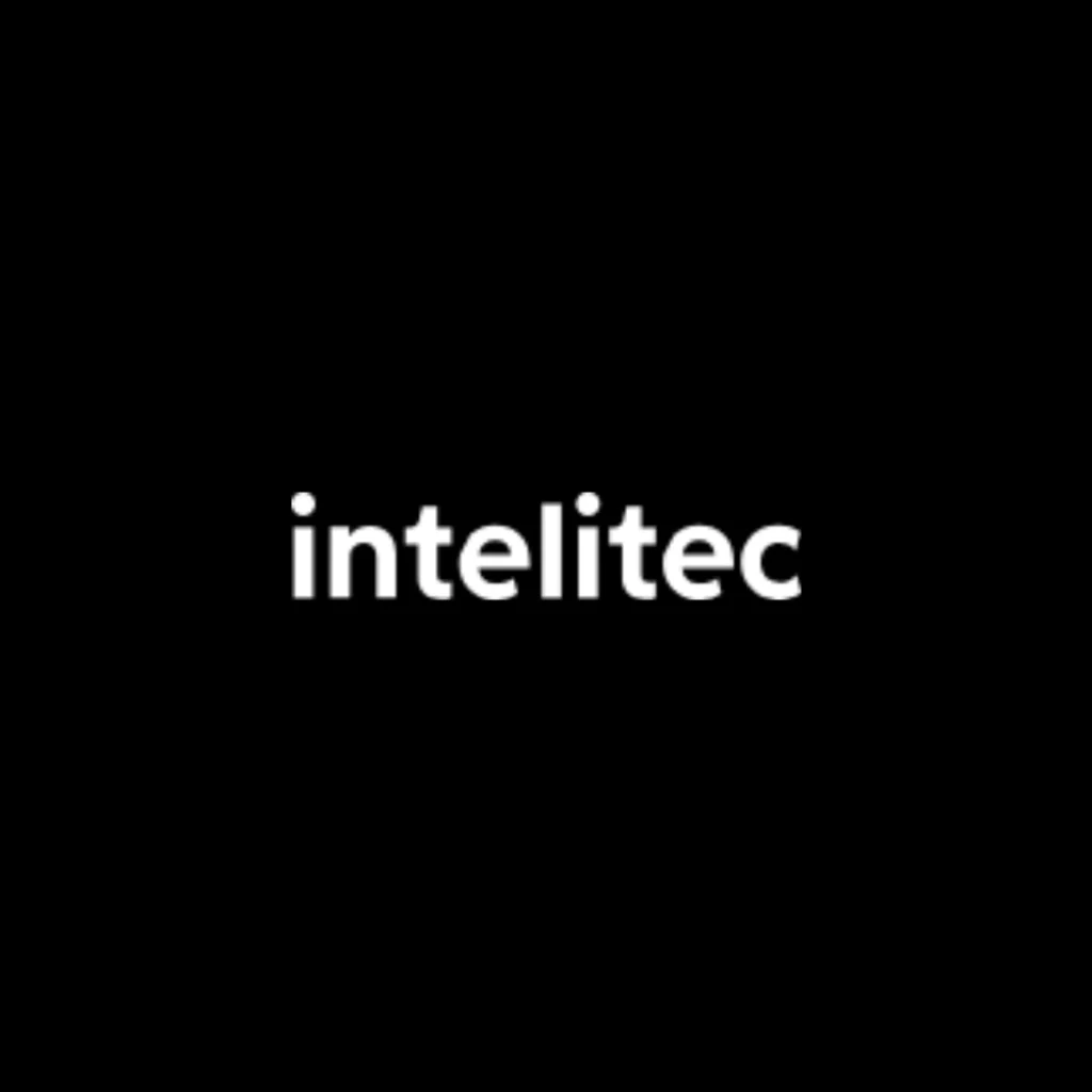Logo von Intelitec: weißer, moderner Schriftzug „intelitec“ in Kleinbuchstaben auf schwarzem Hintergrund.