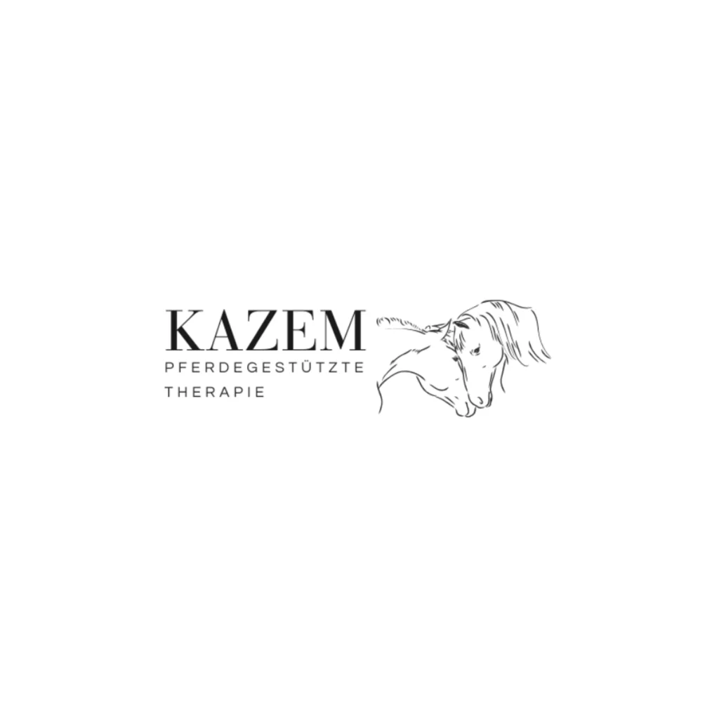 Logo von Kazem – pferdegestützte Therapie mit stilisierter Linienzeichnung eines Pferdekopfes und dem Schriftzug „KAZEM Pferdegestützte Therapie“ auf weißem Hintergrund.