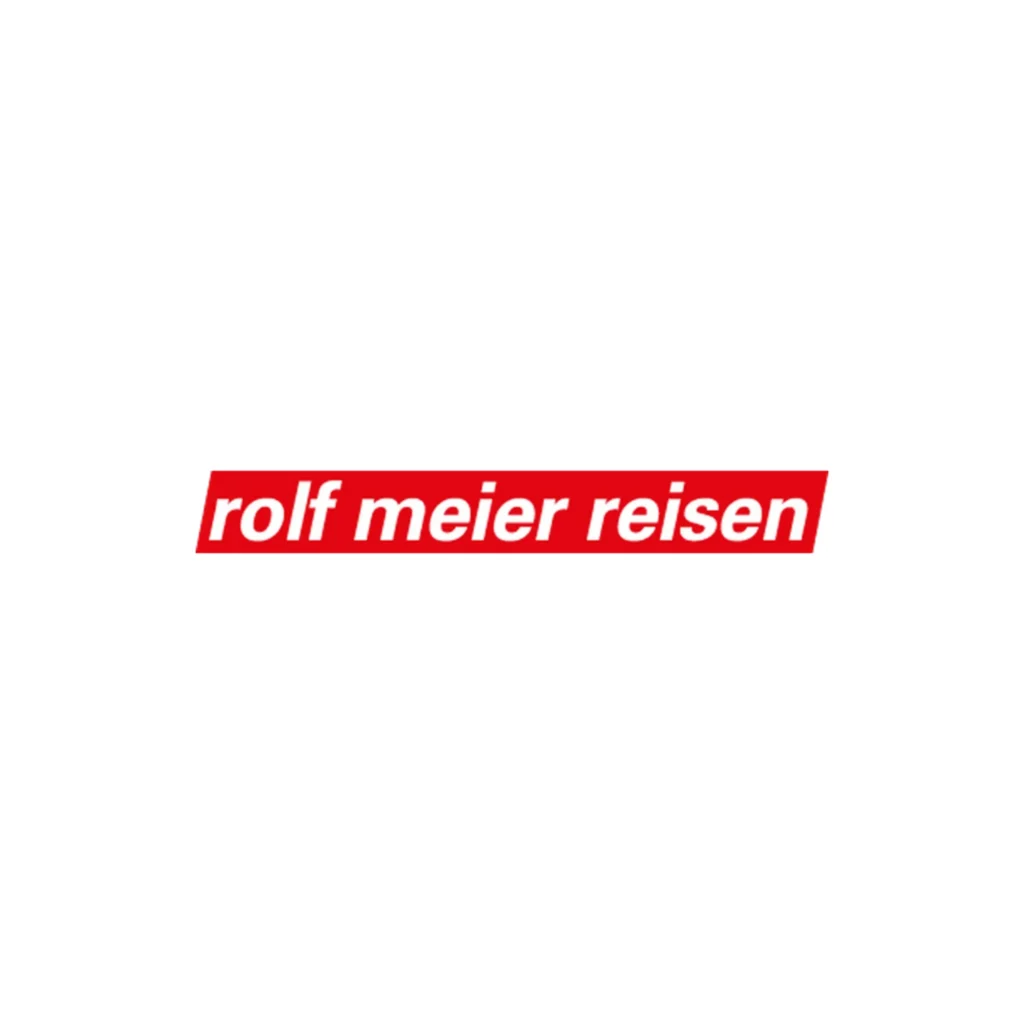 Logo von Rolf Meier Reisen mit weisser Schrift auf rotem, leicht geneigtem Rechteck vor weissem Hintergrund.